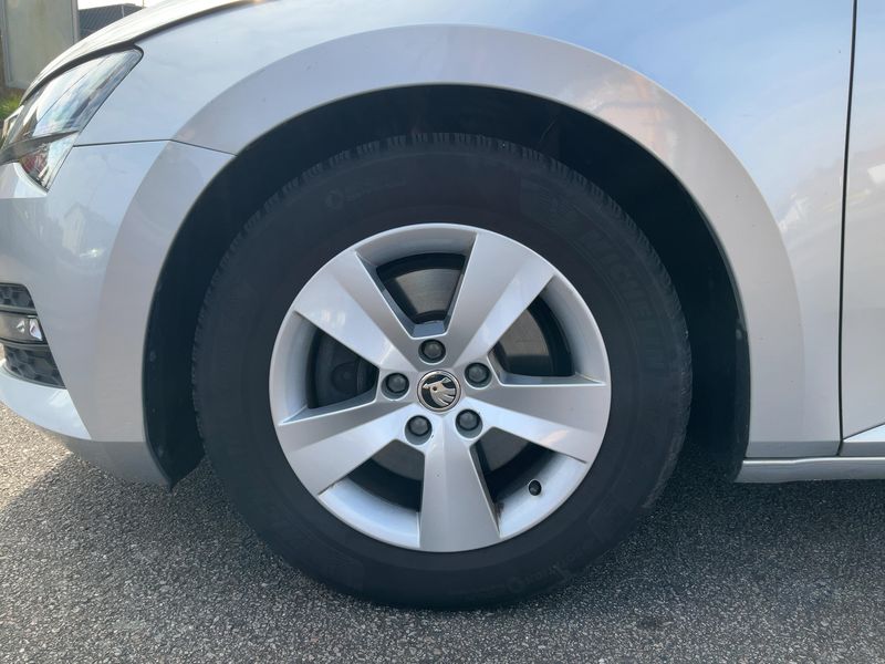 Skoda Superb 1.5 TSI ACT Ambition 2019 – снимка 3
