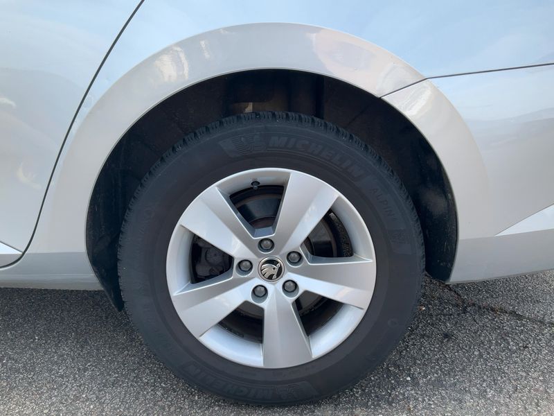 Skoda Superb 1.5 TSI ACT Ambition 2019 – снимка 5