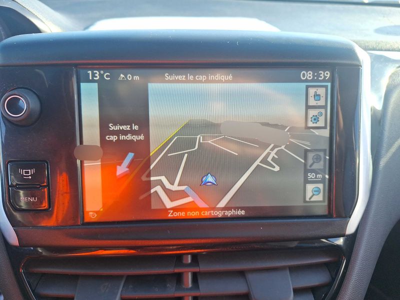 Peugeot 208 1.6 e-HDi Féline 2014 – снимка 13