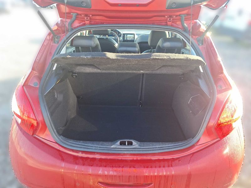 Peugeot 208 1.6 e-HDi Féline 2014 – снимка 9
