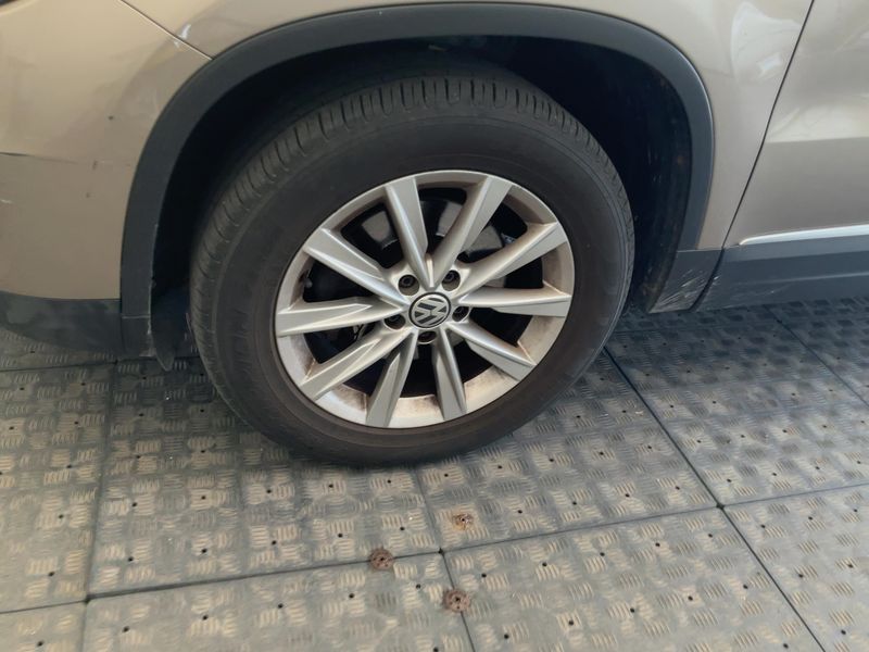 Volkswagen Tiguan 2.0 TDI Sport & Style 4Motion 2012 – снимка 3