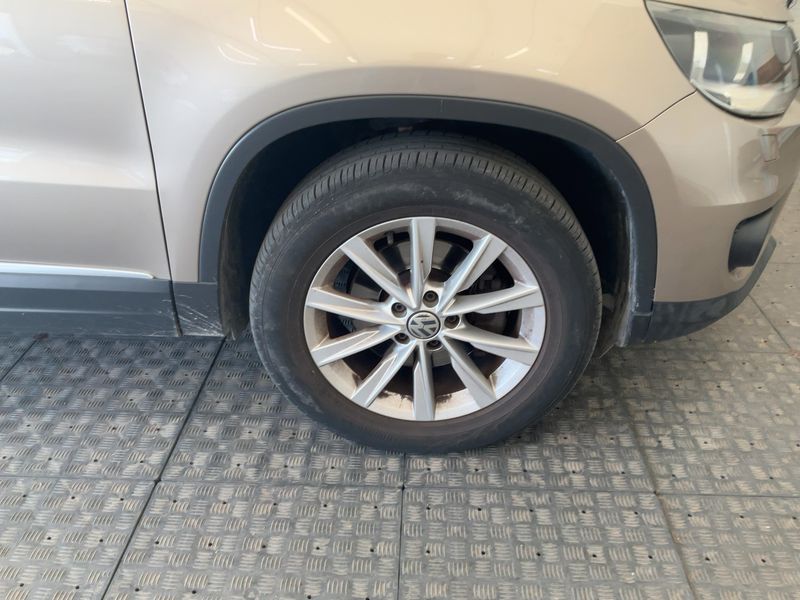 Volkswagen Tiguan 2.0 TDI Sport & Style 4Motion 2012 – снимка 11