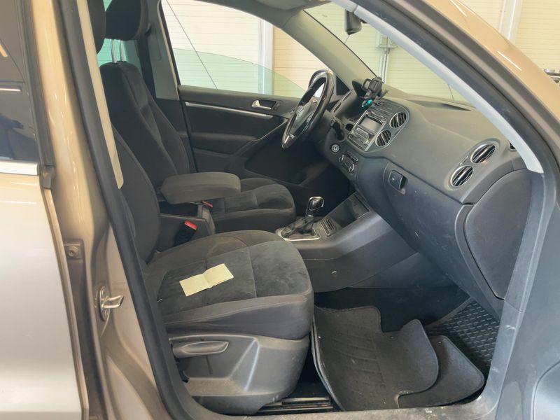 Volkswagen Tiguan 2.0 TDI Sport & Style 4Motion 2012 – снимка 17