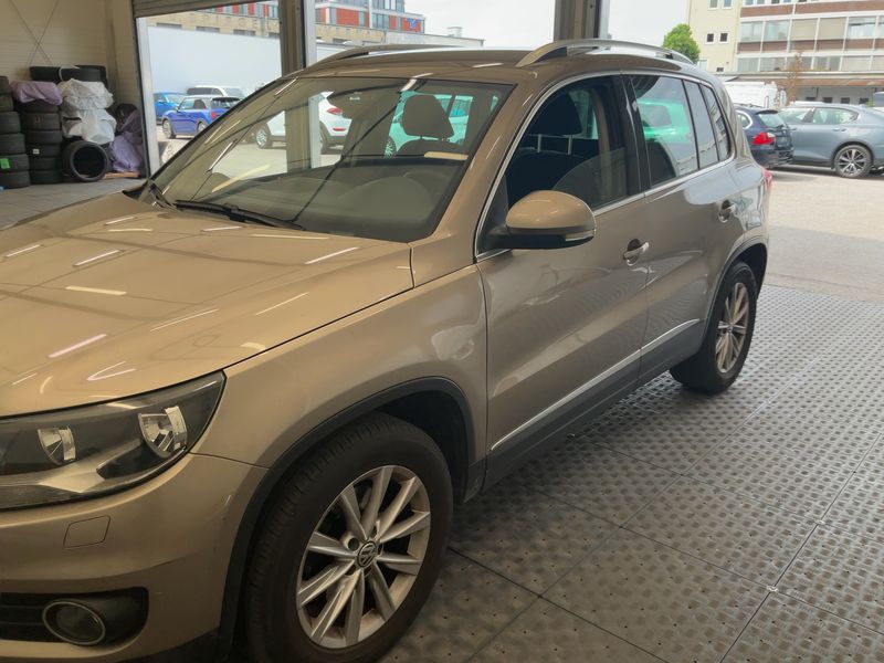 Volkswagen Tiguan 2.0 TDI Sport & Style 4Motion 2012 – снимка 2