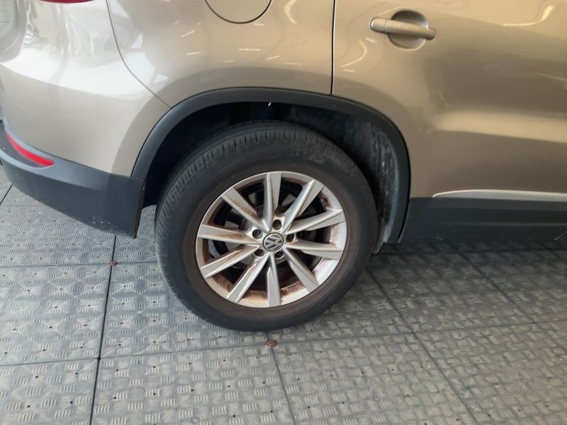 Volkswagen Tiguan 2.0 TDI Sport & Style 4Motion 2012 – снимка 9