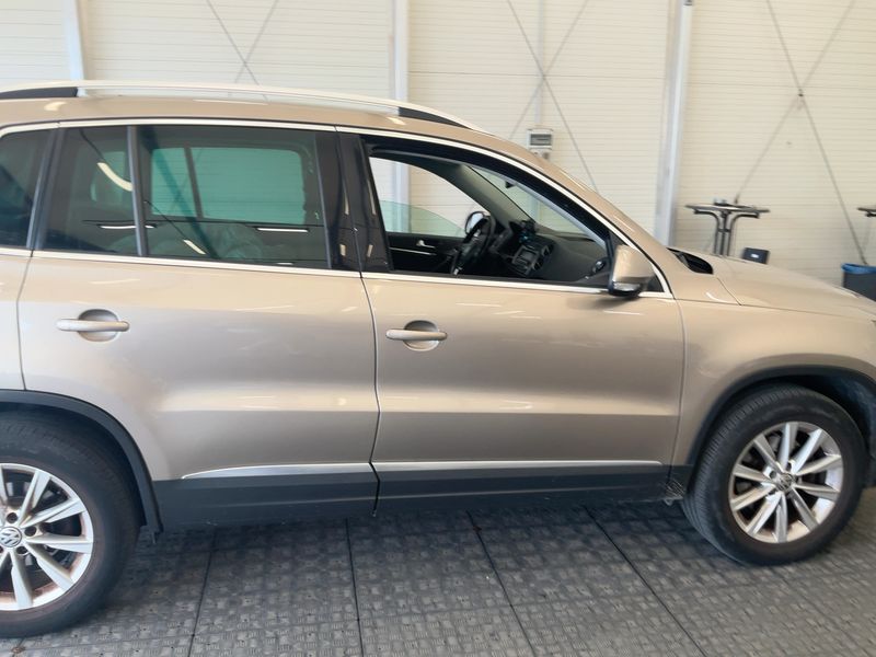 Volkswagen Tiguan 2.0 TDI Sport & Style 4Motion 2012 – снимка 10
