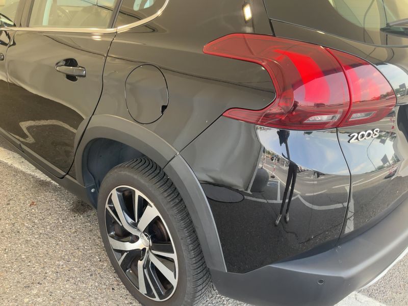 Peugeot 2008 1.2 PureTech Allure 2019 – снимка 6