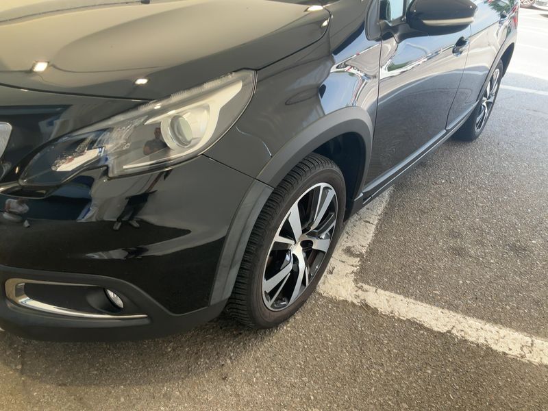 Peugeot 2008 1.2 PureTech Allure 2019 – снимка 2