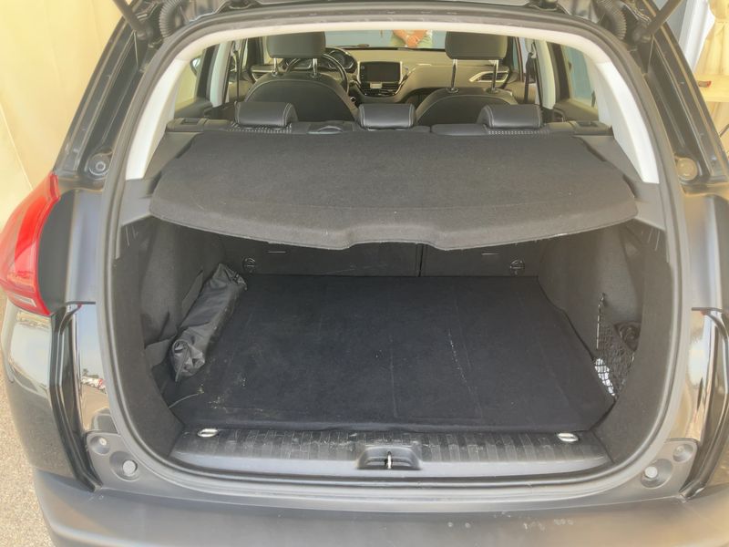 Peugeot 2008 1.2 PureTech Allure 2019 – снимка 15