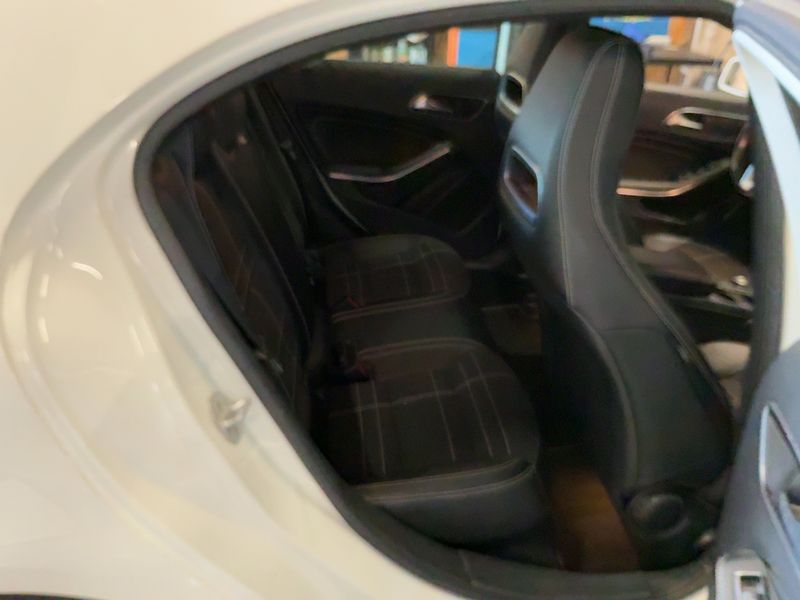 Mercedes-Benz A-Klasse A 220 CDI 4Matic Sensation 2015 – снимка 19