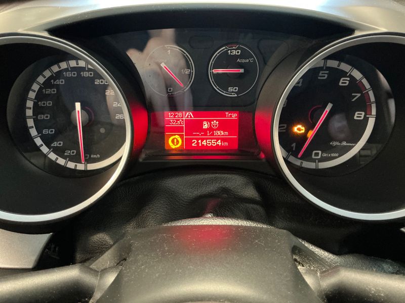 Alfa Romeo Giulietta 1.4 Turbo Turismo 2011 – снимка 4