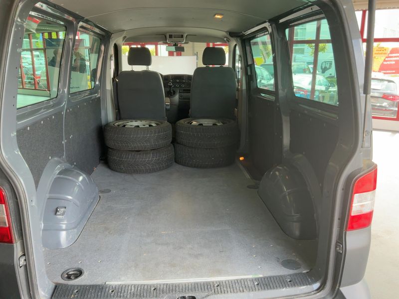 Volkswagen T5 Kombi 2.0 TDI 2013 – снимка 16