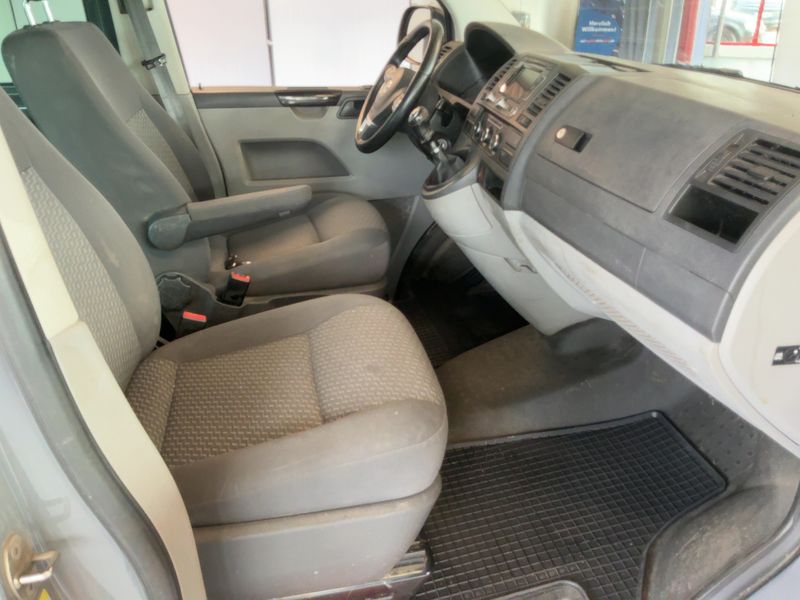 Volkswagen T5 Kombi 2.0 TDI 2013 – снимка 17