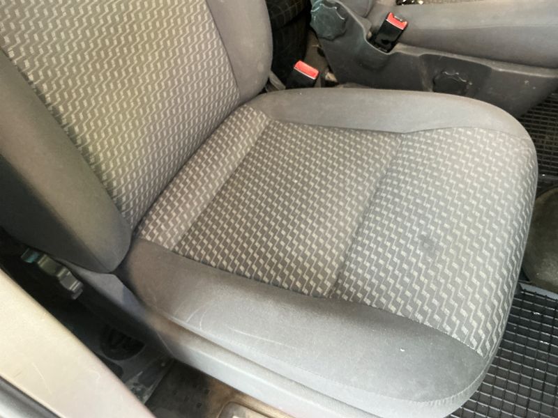 Volkswagen T5 Kombi 2.0 TDI 2013 – снимка 25