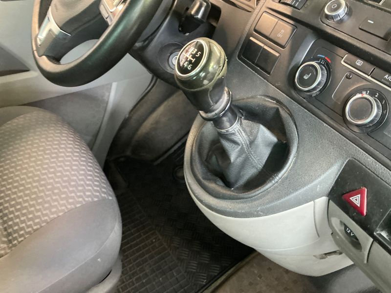 Volkswagen T5 Kombi 2.0 TDI 2013 – снимка 29