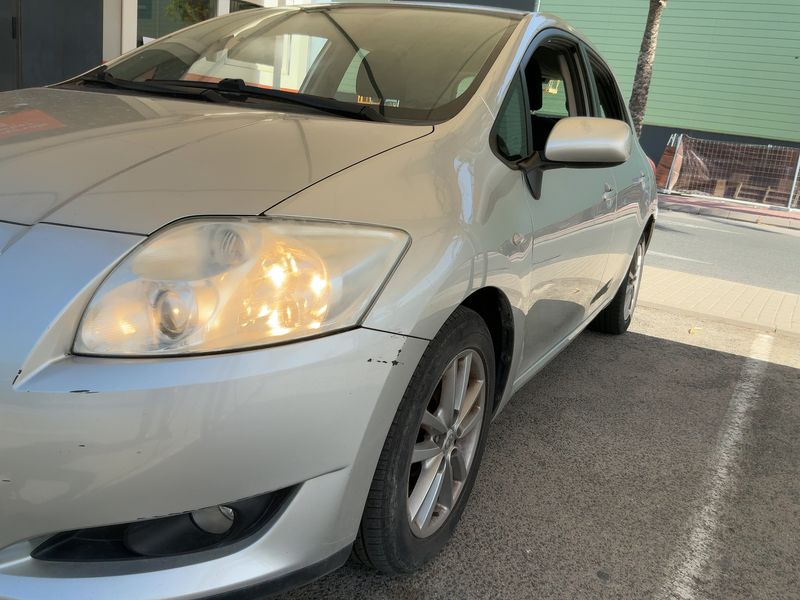 Toyota Auris 2.0 D-4D Luna 2008 – снимка 2