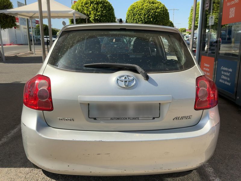 Toyota Auris 2.0 D-4D Luna 2008 – снимка 7
