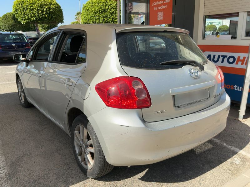 Toyota Auris 2.0 D-4D Luna 2008 – снимка 6