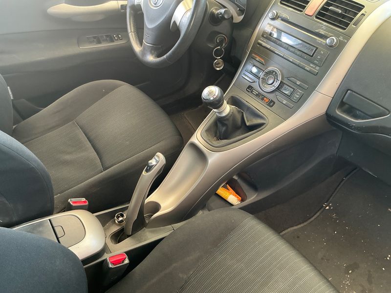 Toyota Auris 2.0 D-4D Luna 2008 – снимка 31