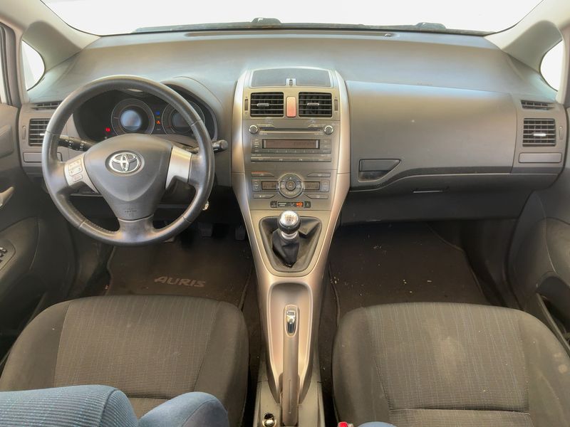 Toyota Auris 2.0 D-4D Luna 2008 – снимка 17
