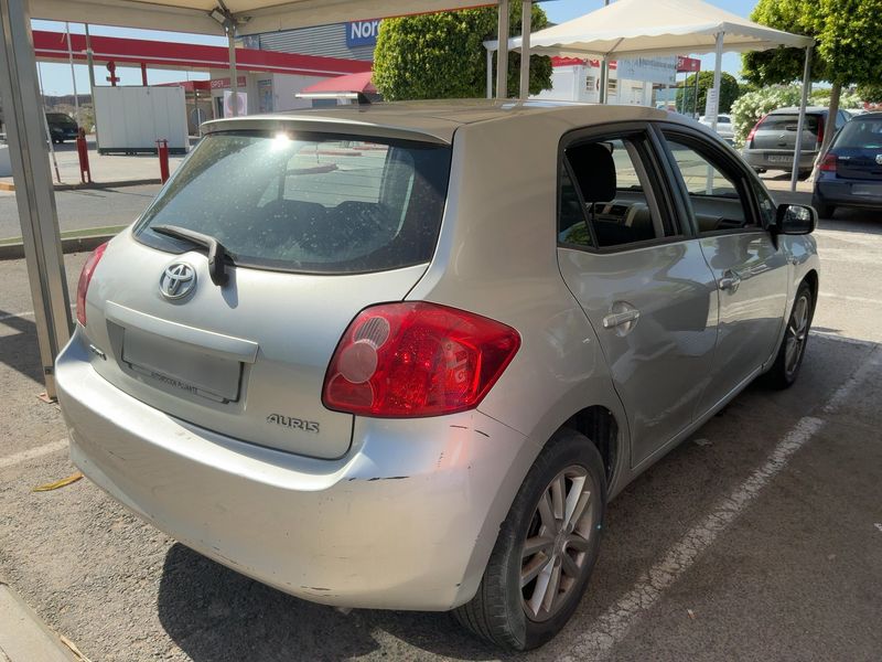 Toyota Auris 2.0 D-4D Luna 2008 – снимка 8