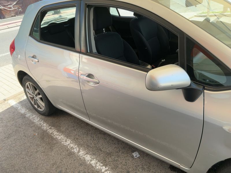 Toyota Auris 2.0 D-4D Luna 2008 – снимка 10