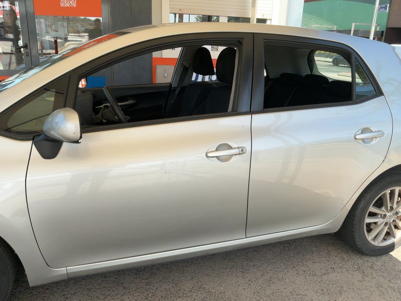 Toyota Auris 2.0 D-4D Luna 2008 – снимка 4