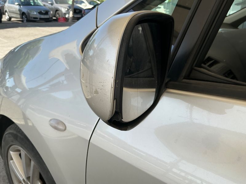 Toyota Auris 2.0 D-4D Luna 2008 – снимка 27