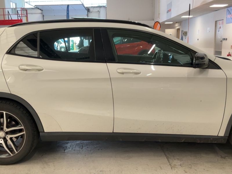 Mercedes-Benz GLA-Klasse GLA 200 d 4Matic Sensation 2014 – снимка 10