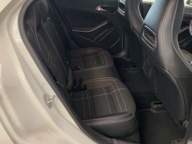 Mercedes-Benz GLA-Klasse GLA 200 d 4Matic Sensation 2014 – снимка 19