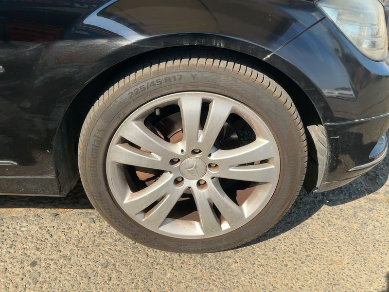 Mercedes-Benz C-Klasse C 200 CDI BlueEfficiency Avantgarde 2010 – снимка 11