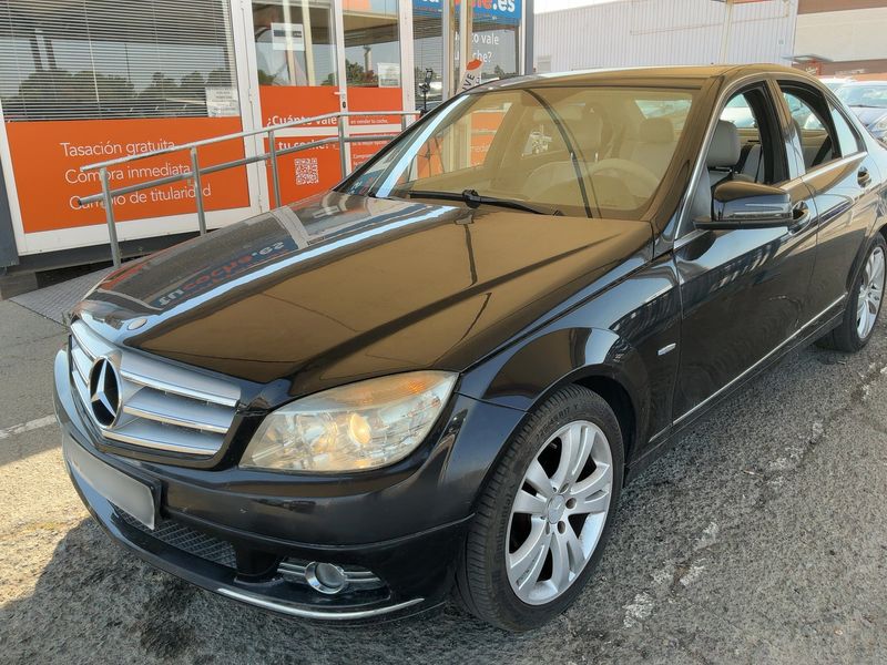 Mercedes-Benz C-Klasse C 200 CDI BlueEfficiency Avantgarde 2010 – снимка 2