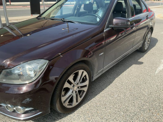 Mercedes-Benz C-Klasse C 220 CDI BlueEfficiency Avantgarde 2012 – снимка 2