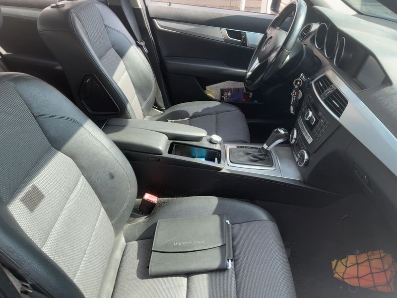 Mercedes-Benz C-Klasse C 220 CDI BlueEfficiency Avantgarde 2012 – снимка 11