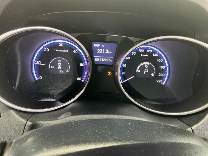 Hyundai ix35 2.0 CRDi Premium AWD 2013 – снимка 19