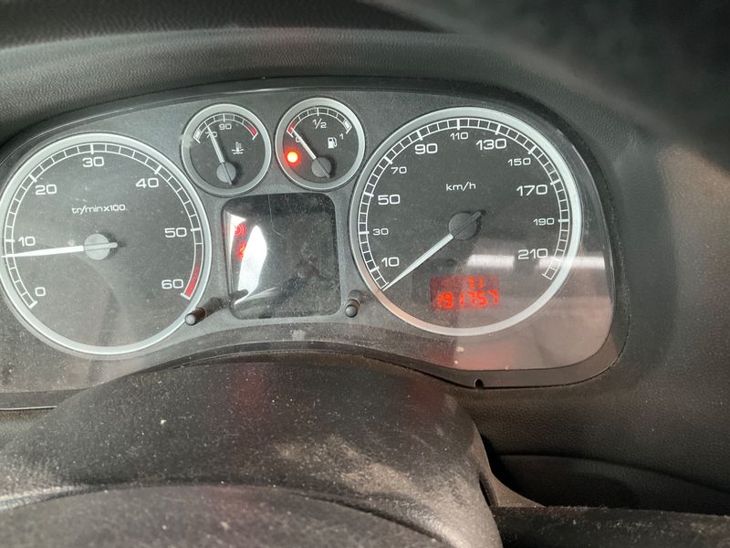 Peugeot 307 2.0 HDi XR Clim 2004 – снимка 4
