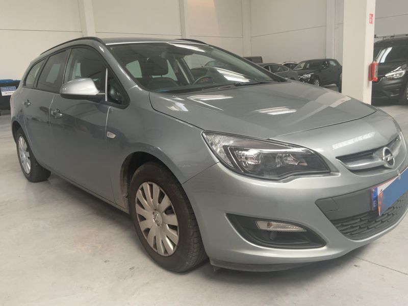 Opel Astra 1.6 CDTI DPF Edition 2014 – снимка 12