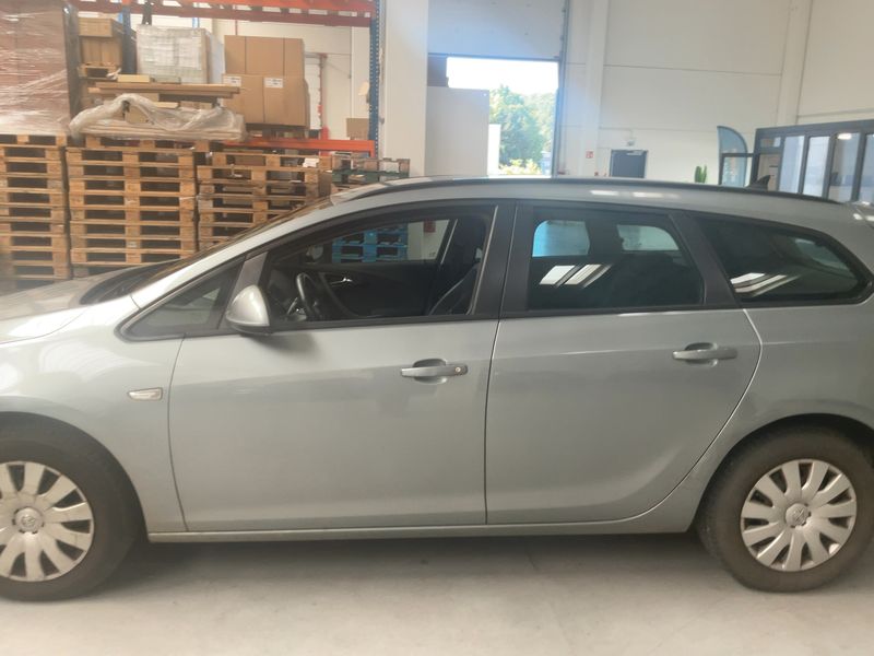 Opel Astra 1.6 CDTI DPF Edition 2014 – снимка 4