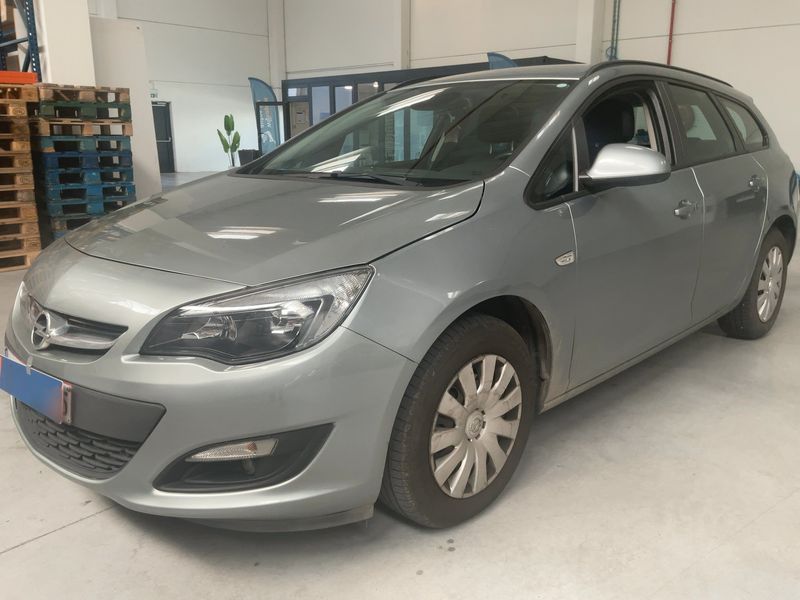 Opel Astra 1.6 CDTI DPF Edition 2014 – снимка 2