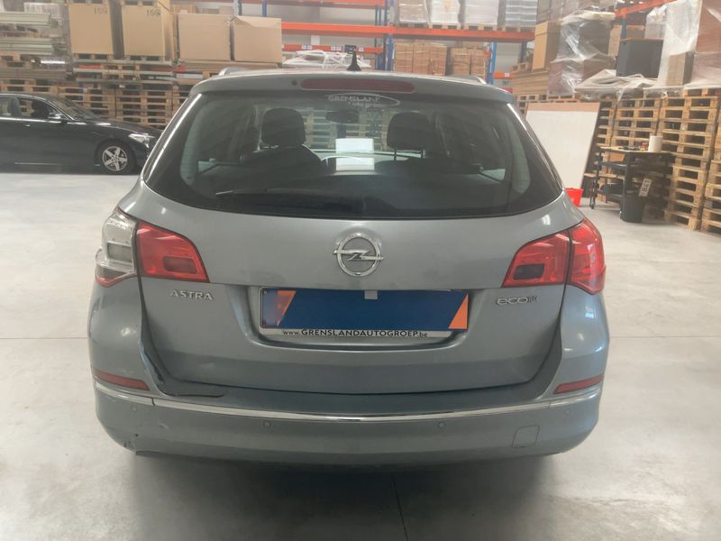 Opel Astra 1.6 CDTI DPF Edition 2014 – снимка 7