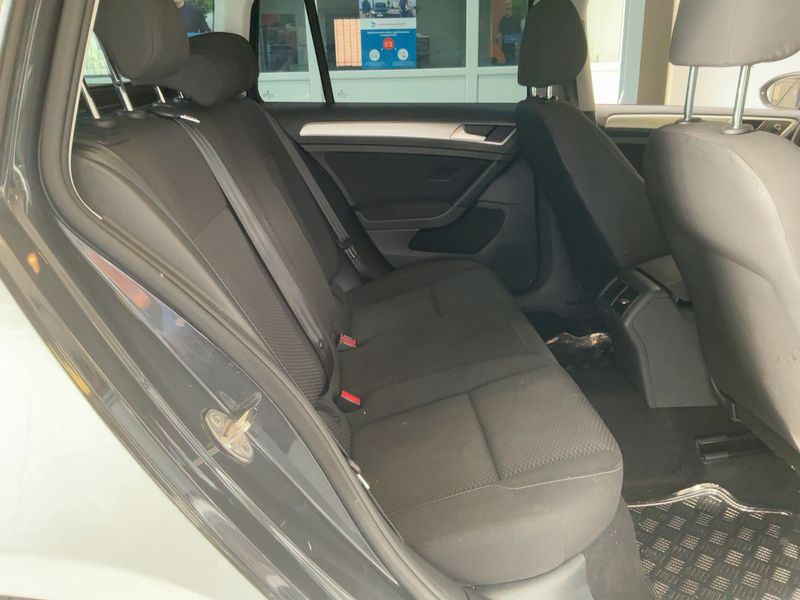 Volkswagen Golf VII 1.6 TDI Trendline BlueMotion Tech 2020 – снимка 19