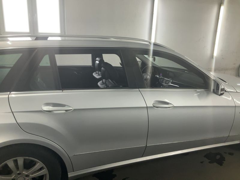 Mercedes-Benz E-Klasse E 350 CDI T BlueEfficiency Avantgarde 2010 – снимка 10