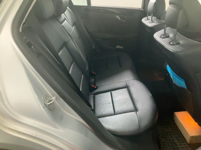 Mercedes-Benz E-Klasse E 350 CDI T BlueEfficiency Avantgarde 2010 – снимка 19