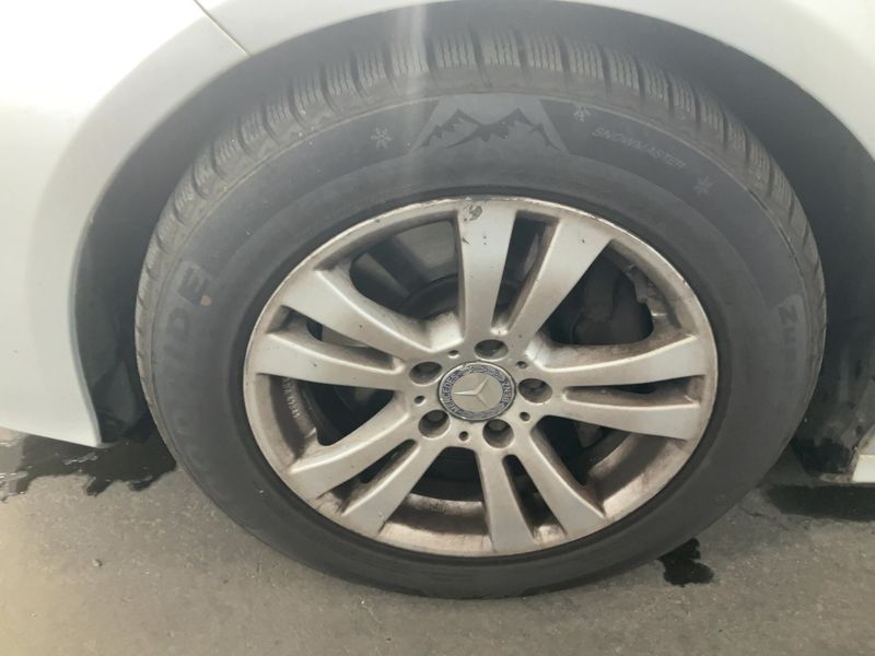 Mercedes-Benz E-Klasse E 350 CDI T BlueEfficiency Avantgarde 2010 – снимка 3
