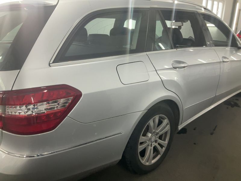 Mercedes-Benz E-Klasse E 350 CDI T BlueEfficiency Avantgarde 2010 – снимка 8