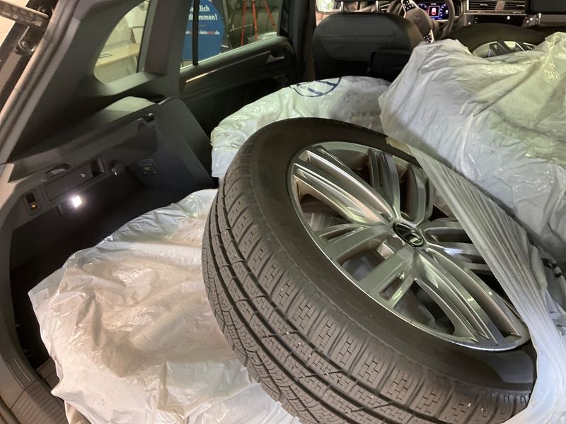 Volkswagen Tiguan 2.0 TDI R-Line 4Motion 2022 – снимка 15
