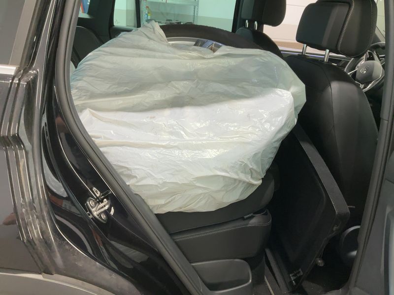 Volkswagen Tiguan 2.0 TDI R-Line 4Motion 2022 – снимка 20