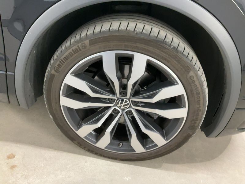 Volkswagen Tiguan 2.0 TDI R-Line 4Motion 2022 – снимка 11