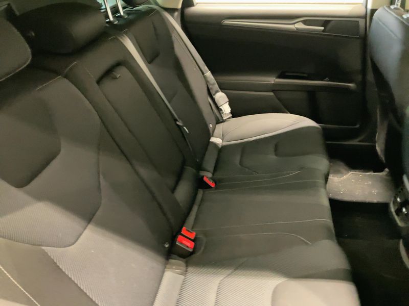 Ford Mondeo 2.0 EcoBoost Titanium 2016 – снимка 20