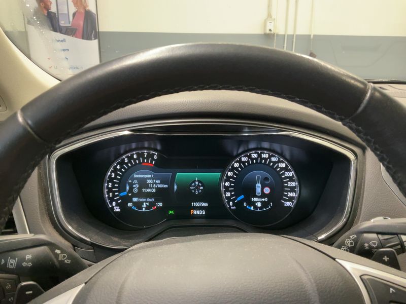 Ford Mondeo 2.0 EcoBoost Titanium 2016 – снимка 19
